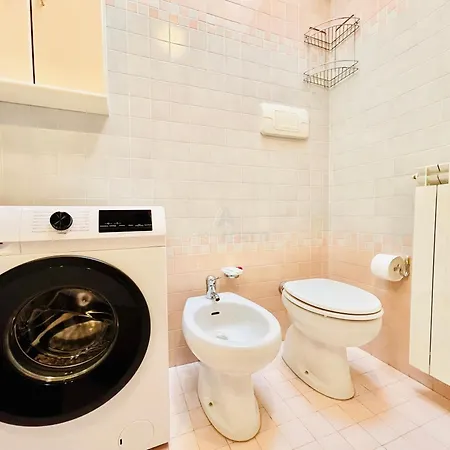 New York Apartment-comfort E Relax A 200m Dal Lago Appartamento *