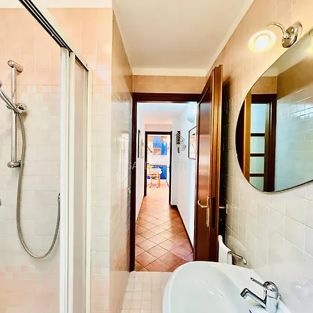 Appartamento New York Apartment-comfort E Relax A 200m Dal Lago Sirmione